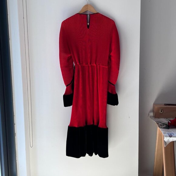Tory Burch Pleated Ruffle Dress Runway Red 6 (S) NWT - Picture 4 of 7